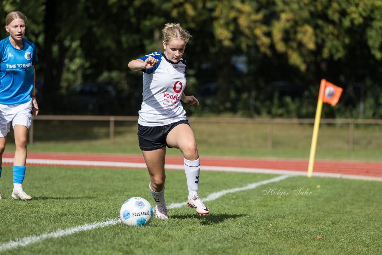 Bild 294 - wBJ VfL Pinneberg - Germania Schnelsen : Ergebnis: 15:1